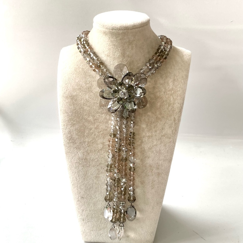 Joan Rivers Smoky Glass grey beaded bolo style necklace with flower in box